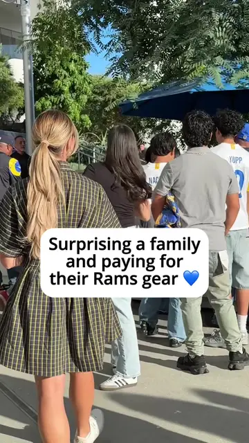 What a surprise from @Katie Feeney 🤩 #surprise #rams #nfl