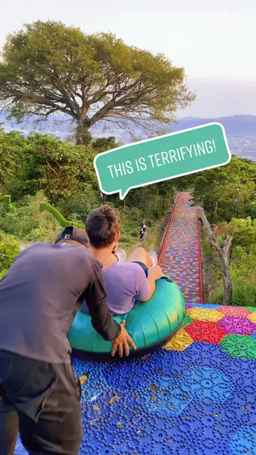 We traveled all the way to El Salvador just to go down the Rainbow Slide! 🇸🇻…