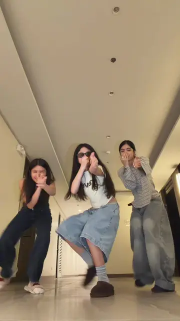 WHATTA LIFE @Natalia Guerrero @chelseah.hilary