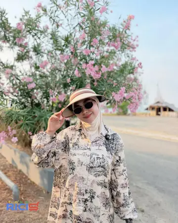 - Hijab instan https://s.shopee.co.id/7VGXyuto2q - ⁠Oneset Celana motif https:/…