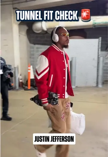 look good. feel good. play good. 😤 #nfl @snickers