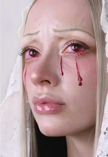 Happy Halloween folks! In this tutorial we are doing ‘The Crying Madonna’ 🤪
