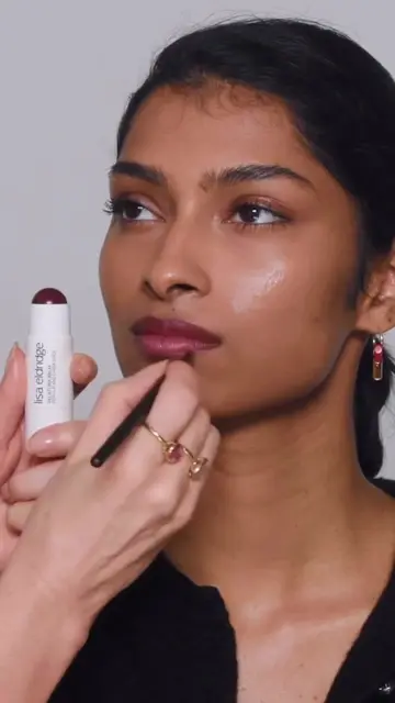It’s a Helluva Day for Hellebore Heaven 💜 Beautiful Kerethika is wearing: ⭐️Se…