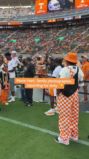 Man of many talents 🤳(via @Ryleeeeeee) #kevinhart #crb #football #family #espn…