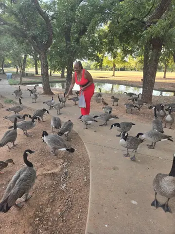 I love going to parks...🥰