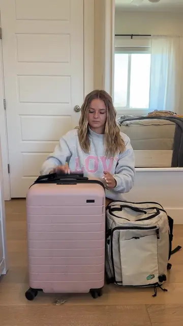 Pack with me!! :)) (2 min vlog!) 🤍🇭🇰✈️🫶🏼