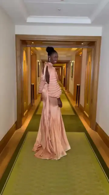 Back with Jodie in custom Louis Vuitton and Mikimoto jewels for the premiere of…