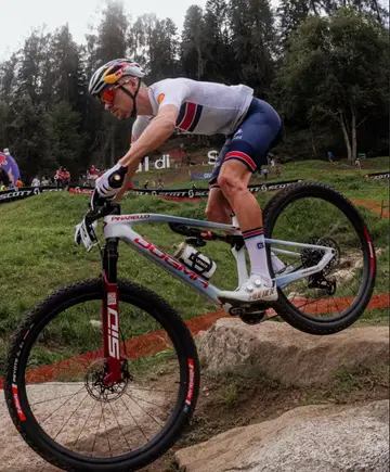 Taking nothing for granted 🌈❤️ For you FIN 🕊️❤️ @Pinarello Q36.5 Pro Cycling…