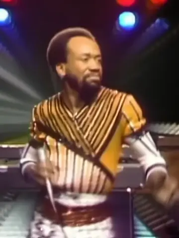 You know what day it is 🕺 #Sony #EarthWind&Fire #September