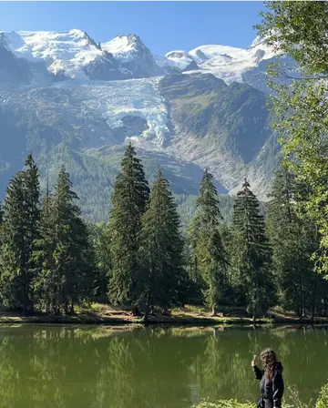 📍 chamonix, france first time visiting the french alps. pinch me!