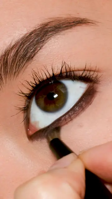 #GroundCoffee 🤎☕️ #SeamlessGlideEyePencil #LisaEldridgeMakeup #EyeLook #Makeup…