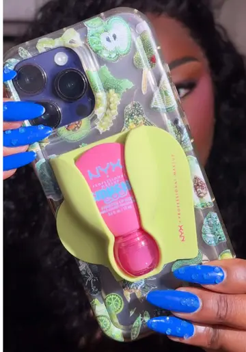 3x lip masks and a case for just £19.99, baddies on a budget this ones for you…