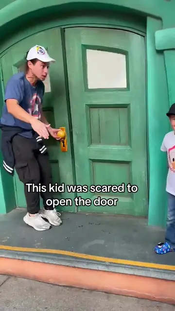 I guess I should have listened… #disneyland #prank #fail #tiktokpartner