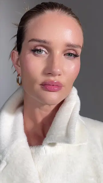 Gorgeous @Rosie Huntington-Whiteley 💙 for M Milenio magazine