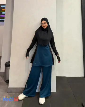 Baju Olahraga https://s.shopee.co.id/8Kor5VpbUu?share_channel_code=1 Celana ola…
