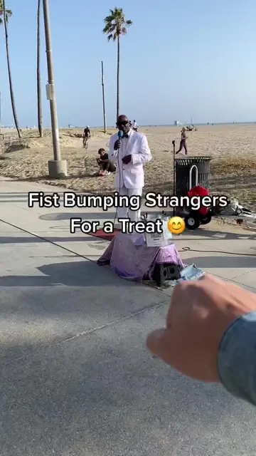 The last guy 🤣 #fistbump #wholesome #pov #vibecheck