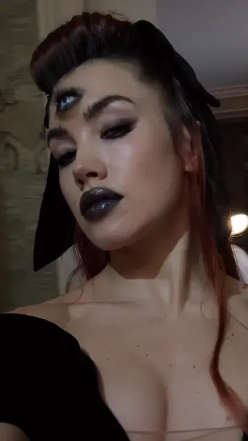 GRWM Halloween style 🎃 fanatical about @Lashify Inc. I had to incorporate them…