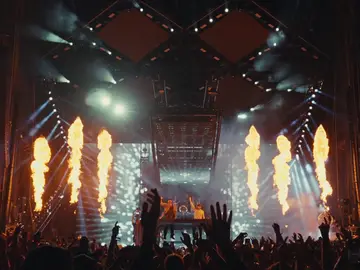 The return of @The Chainsmokers was EVERYTHING 😮‍💨 #lollapalooza #chicago