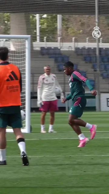 😮‍💨 GOLAZO MODE 😮‍💨 #RealMadrid #goals @Endrick Felipe @Raúl Asencio #Espí