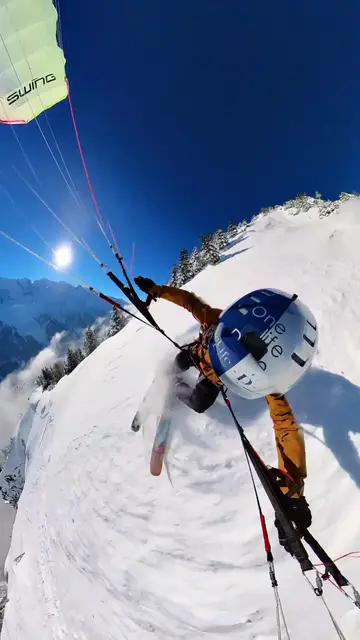 fresh snow and sun 😎🪂 @DiLife & co #swingparagliders #chamonix #snow #powpow…