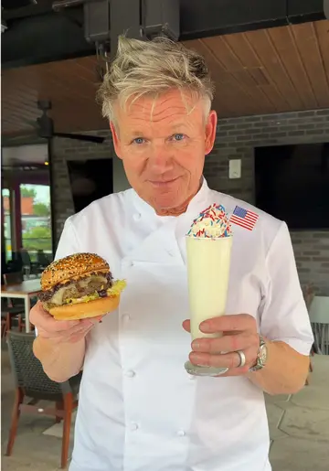 Burgers, me and fireworks. All of my favourite things ! Happy Birthday America…