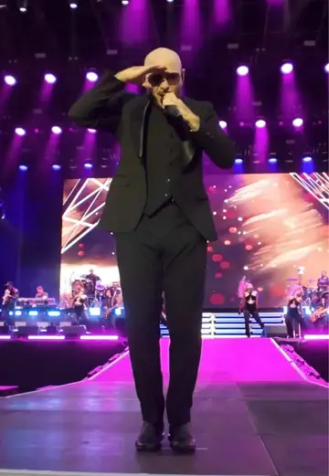 Get on the floor, DALEEE
