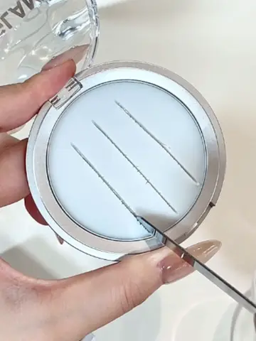 Velvety textures ftw 🏆 😍 ID: 494643082 #settingpowder #waterproofmakeup #wate…