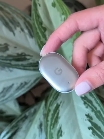 Introducing Pixel Tag, our first-ever finder tag. Attach it to your keys or sli…