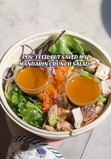 Send help but don’t touch the salad… #wonderfood #wonderdelivery