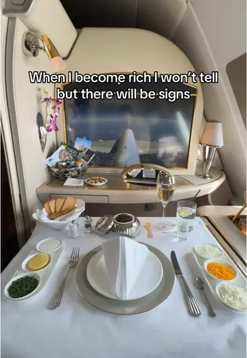 Caviar at 40,000ft? Yes, please.✨ #Emirates #FirstClass #Luxury #Travel