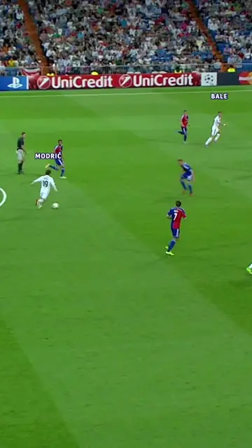 Only two touches allowed 🧠 #UCL