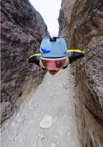 Mike Naddor is simply built different 🦅 #gopro #BASE #wingsuit #basejumping