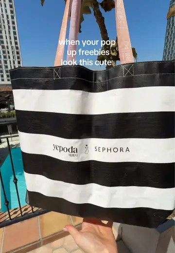 LA! We are at The Grove and The Americana this weekend 🥰🫰 NYC! Next weekend a…