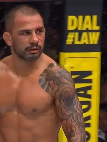 Drama to start round 2 😳 #ufc #mma #ufc331 #cyrptocom #alexandrepantoja