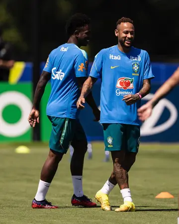 @Seleção Brasileira 📸 @Canal WAMO / @Léo Sguaçabia