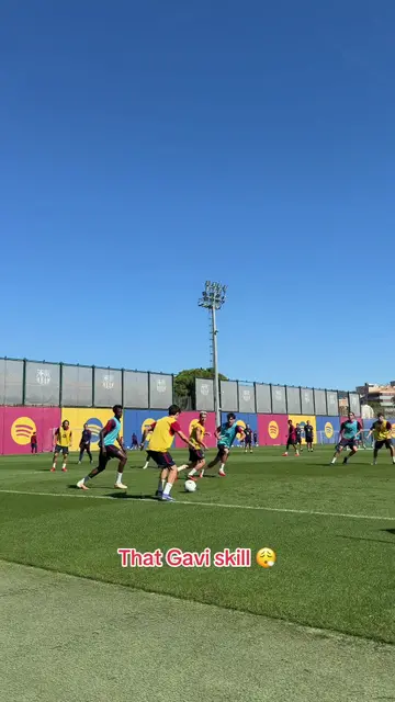 Quick feet from Gavi 💥 #fcbarcelona #barçaontiktok @pablogavi